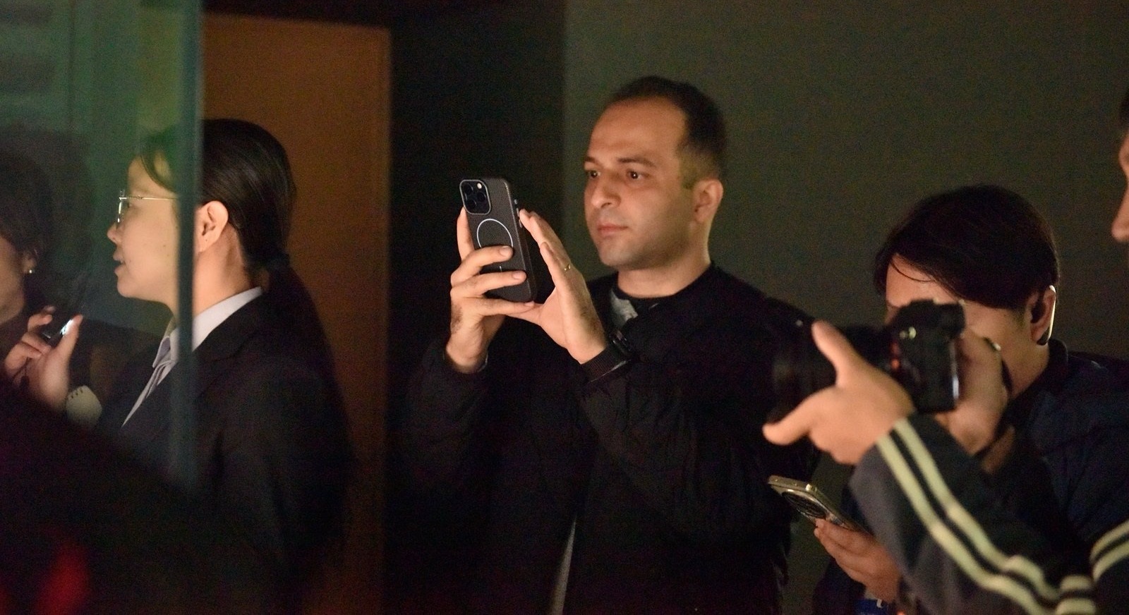 Shenzhen Expat filming and documenting experiences